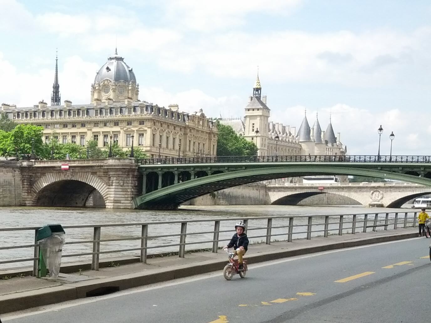 Margens do rio Sena em Paris